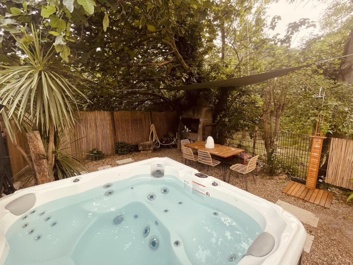 Maison Dans Les Arbres, Spa, Tennis, Parking Nimes Bagian luar foto